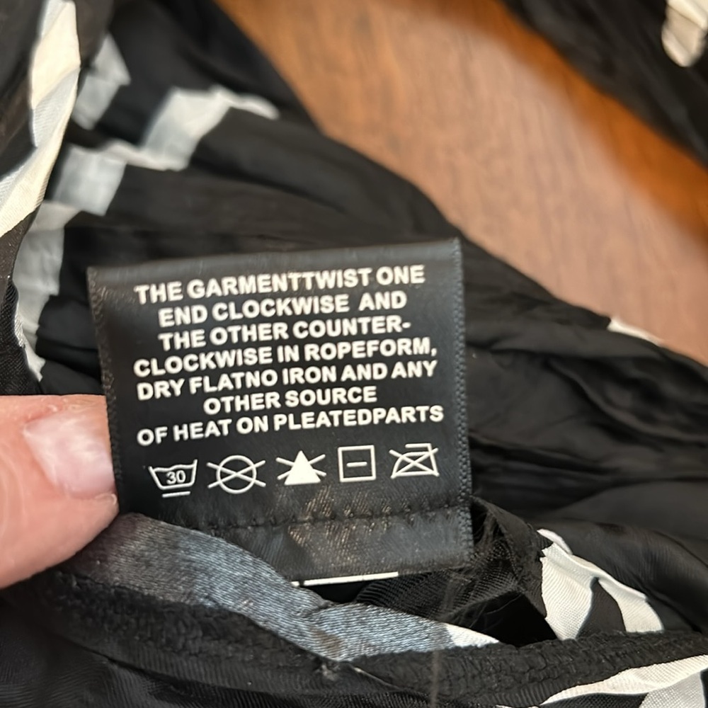 Neo Noble Reversable Graphic Crinkle Windbreaker - Picture 8 of 8